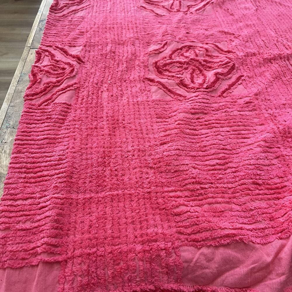 Vtg Chenille Bedspread Pink Floral Tufted Embroidered Cotton w/ Fringe 98"x81" - Picture 3 of 10